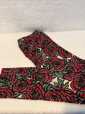 Disney LuLaRoe “Beauty & the Beast” Rose Print Leggings